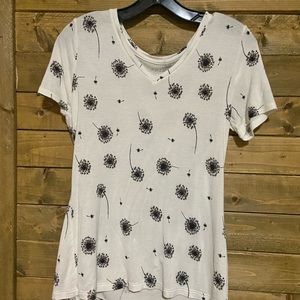 Dandelion v-neck tee